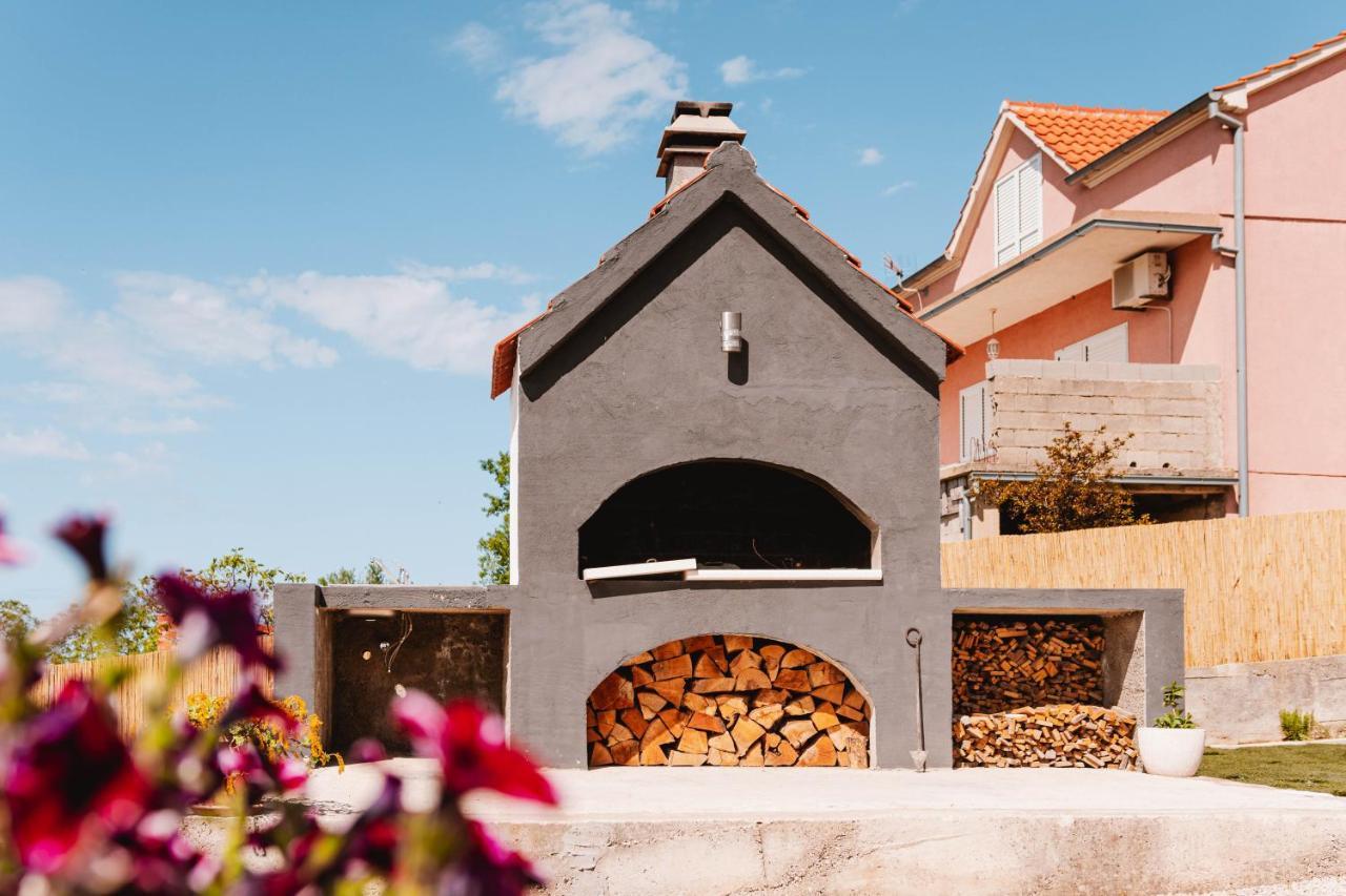 Guest House "The View" - With A Pool Donje Polje Exterior photo